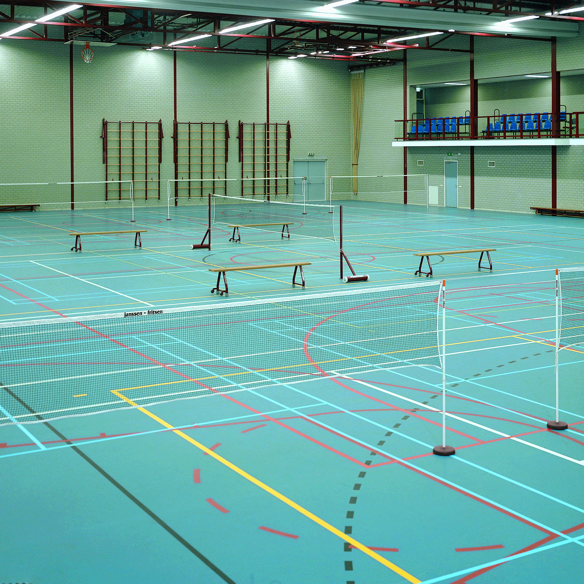 Badminton net, 'Competition'