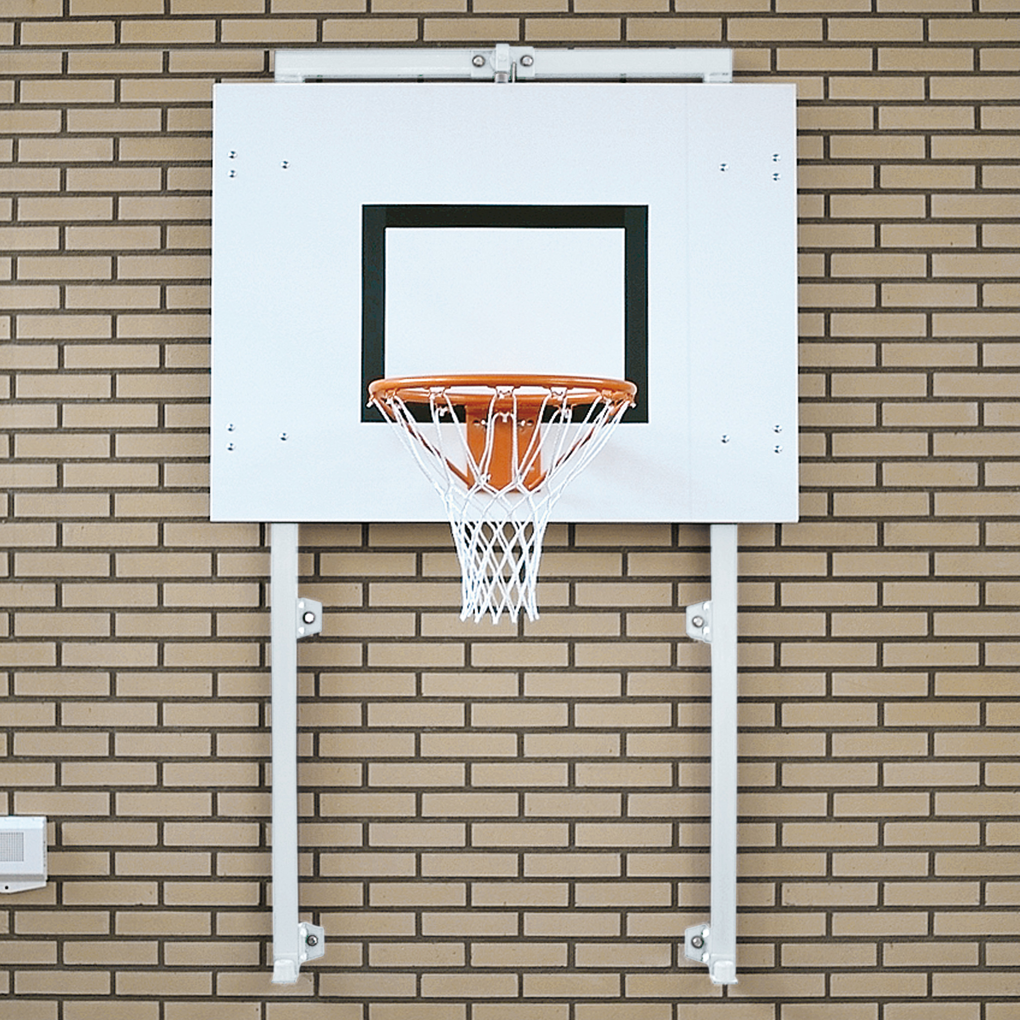 Installation murale de basket